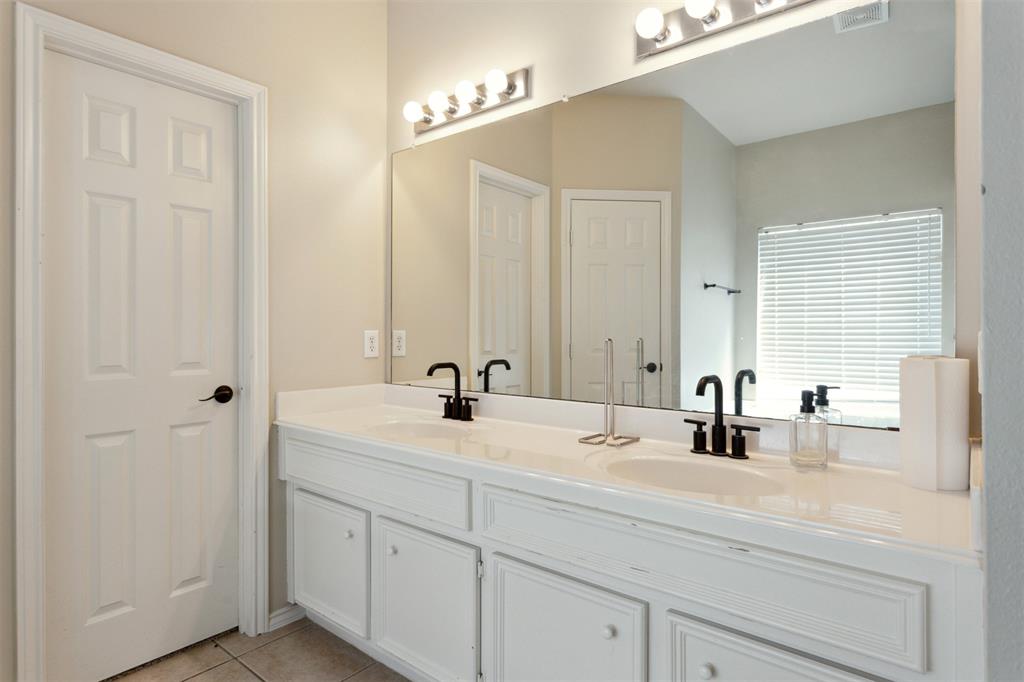 5002 Hearth Hollow Lane, Sugar Land, Texas image 17
