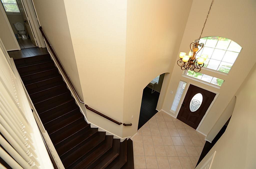 5002 Hearth Hollow Lane, Sugar Land, Texas image 4