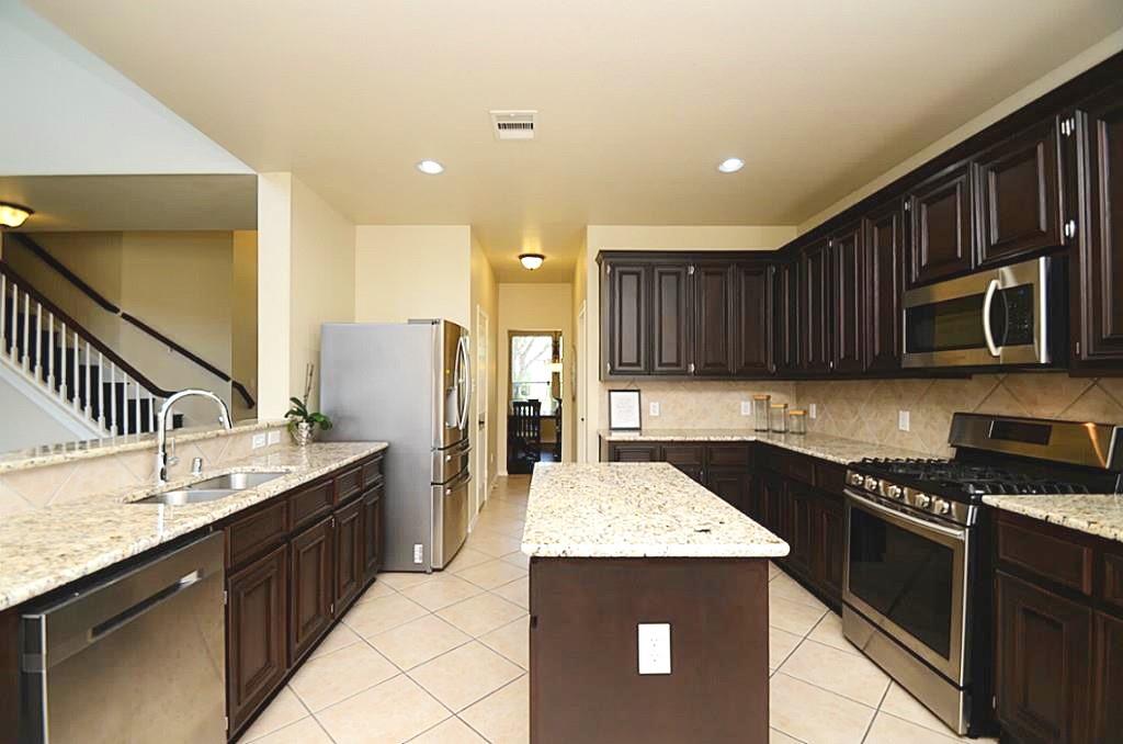 5002 Hearth Hollow Lane, Sugar Land, Texas image 12