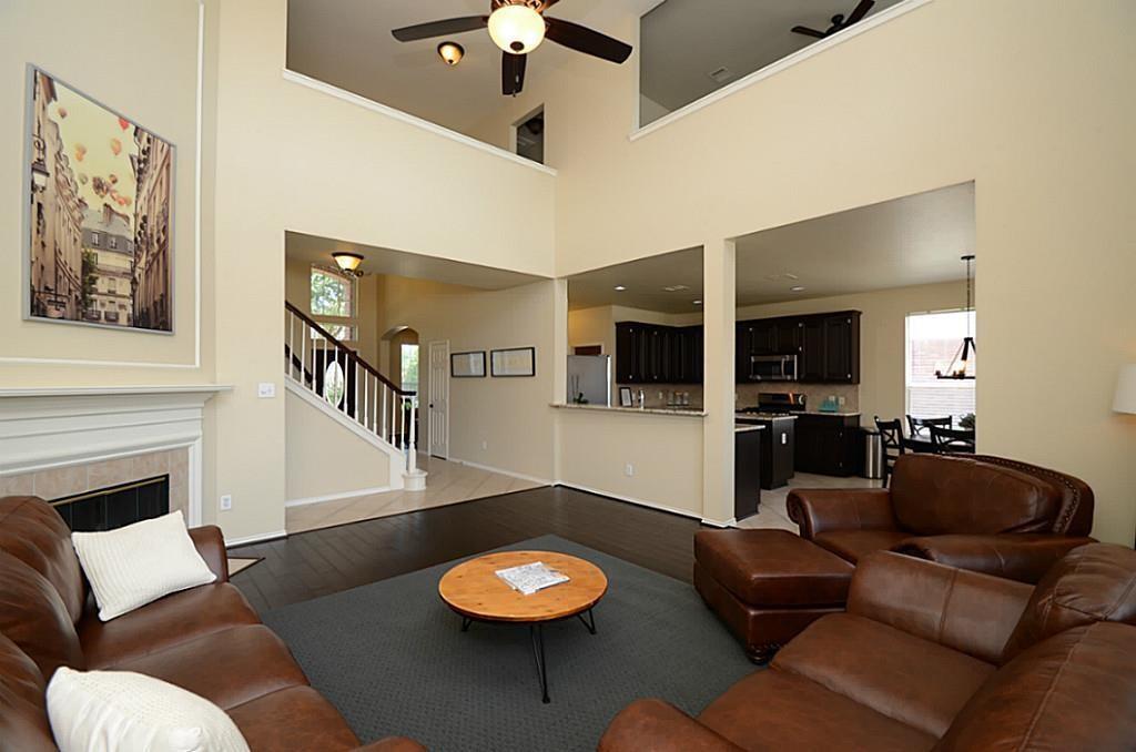 5002 Hearth Hollow Lane, Sugar Land, Texas image 9