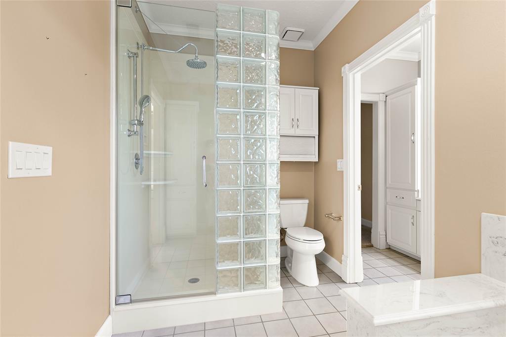 2 Oak Crest Circle, Magnolia, Texas image 15