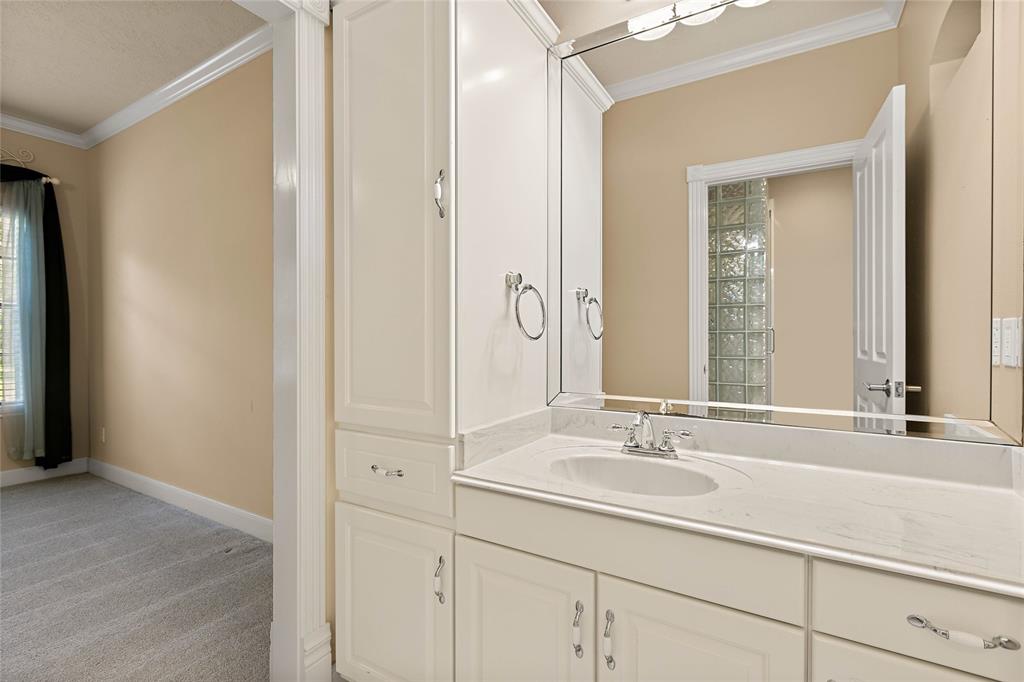 2 Oak Crest Circle, Magnolia, Texas image 17