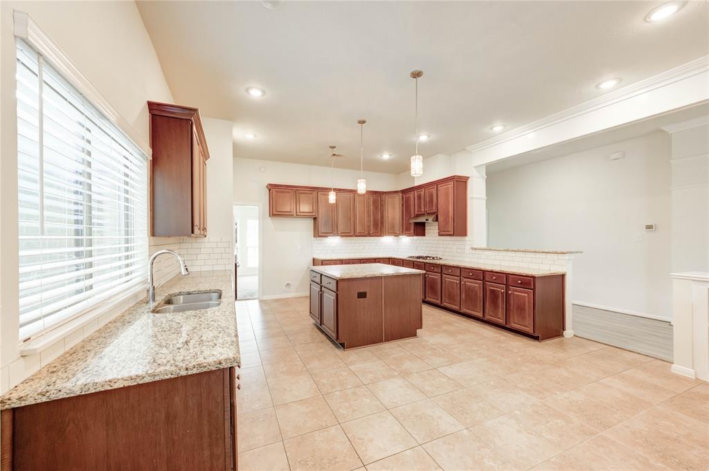 6751 Arlington Drive, Manvel, Texas image 9