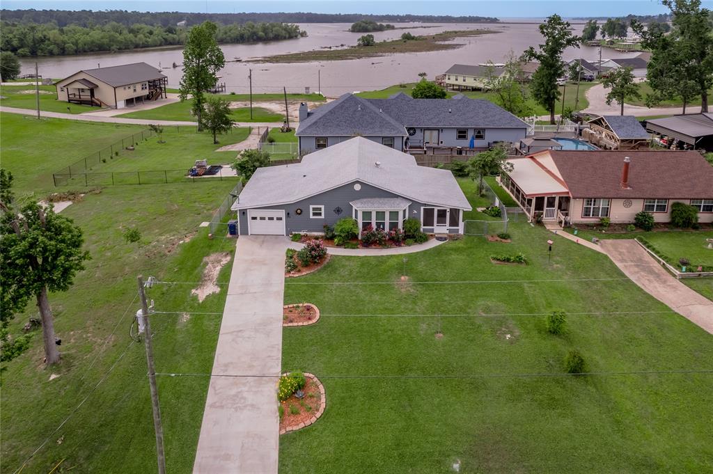 396 S Oak Lee Drive, Onalaska, Texas image 3