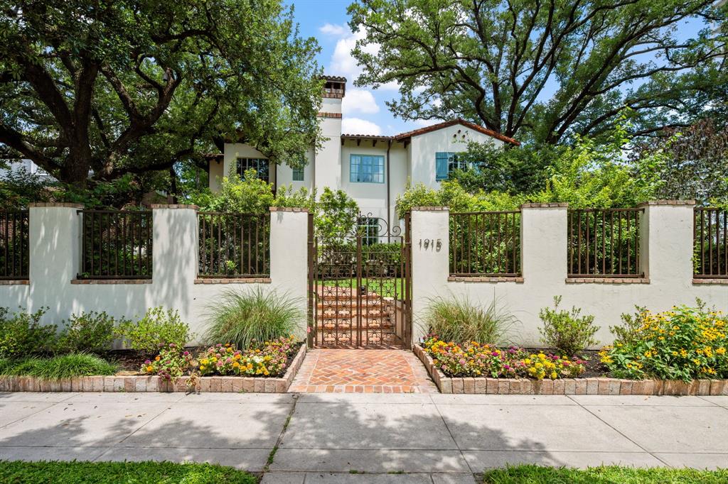 1915 Kirby Drive