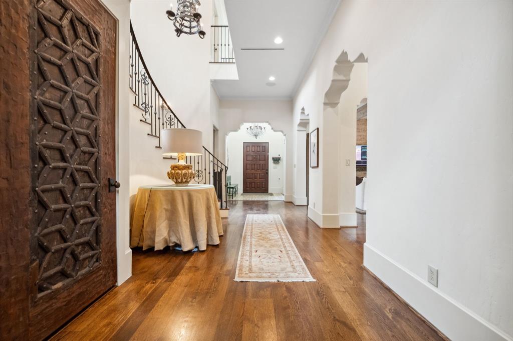 1915 Kirby Drive