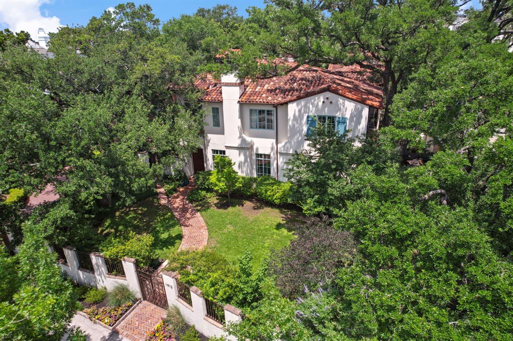 1915 Kirby Drive
