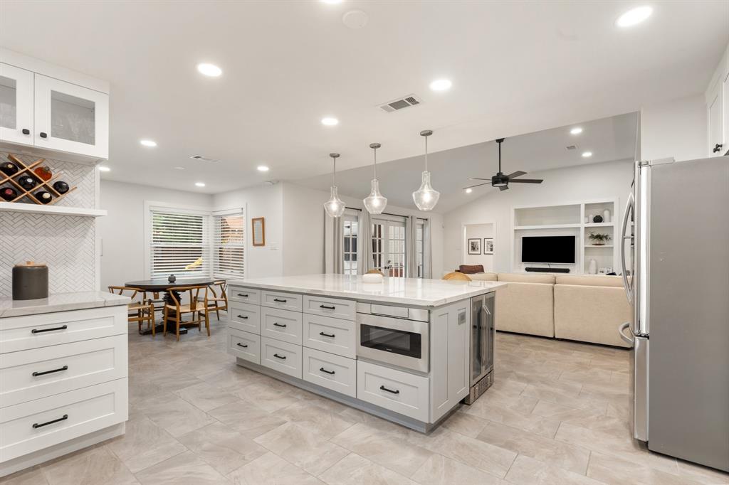 10707 Atwell Drive, Houston, Texas image 15