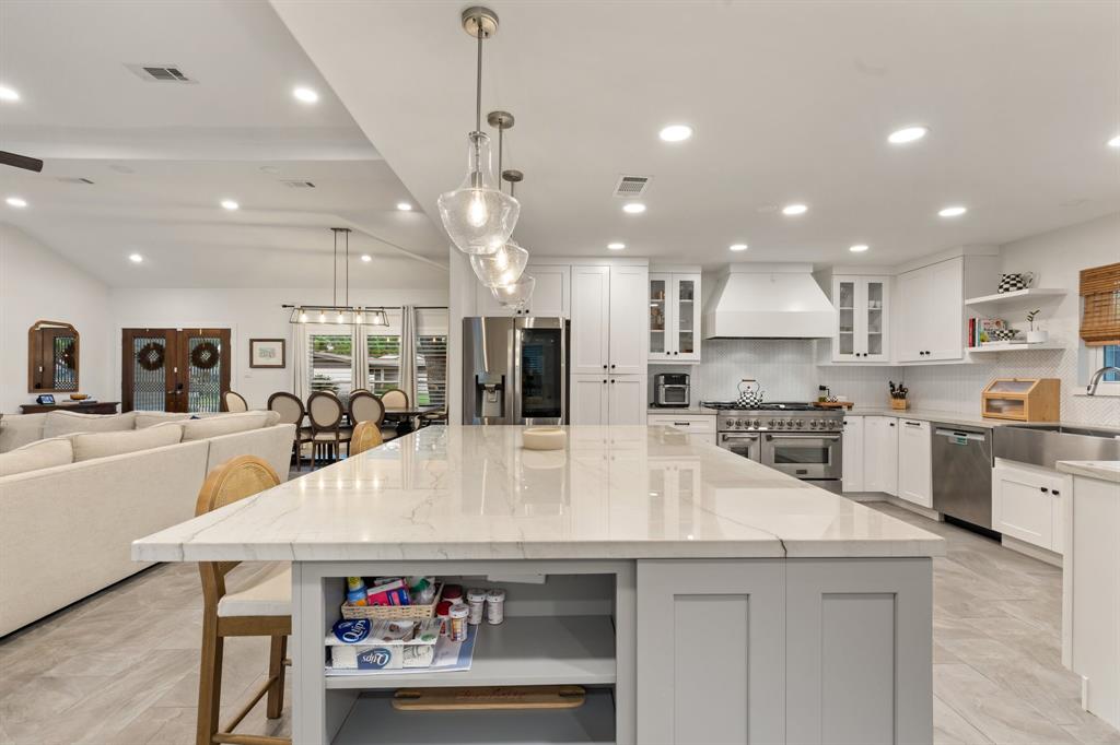 10707 Atwell Drive, Houston, Texas image 9