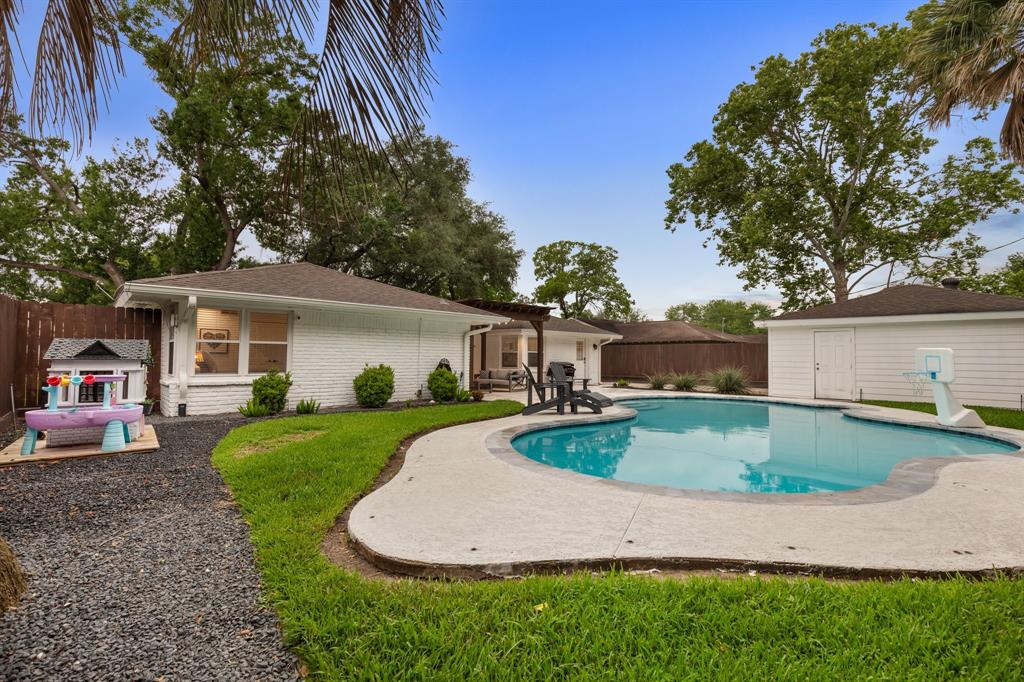 10707 Atwell Drive, Houston, Texas image 38