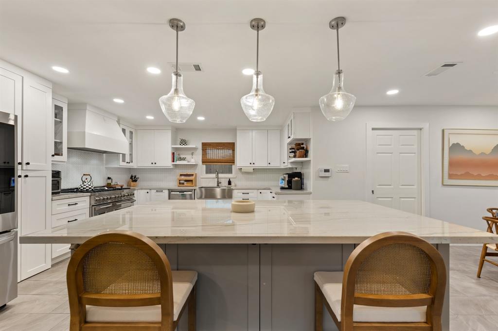 10707 Atwell Drive, Houston, Texas image 7