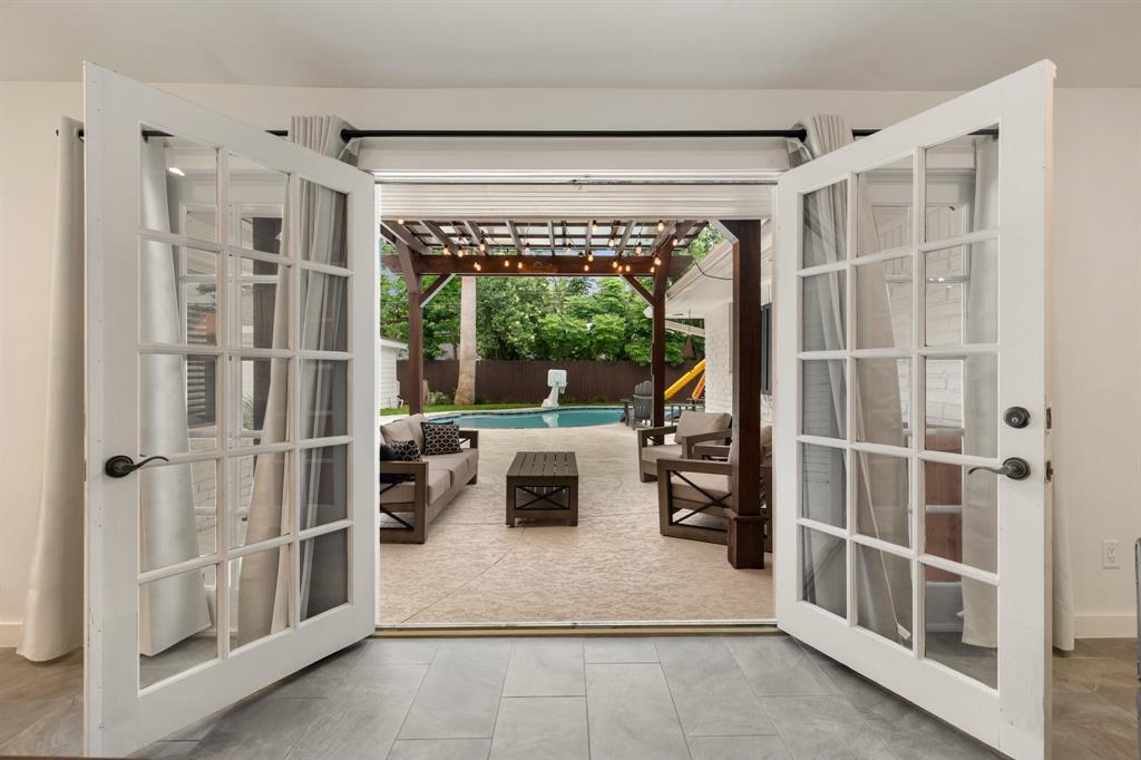 10707 Atwell Drive, Houston, Texas image 24