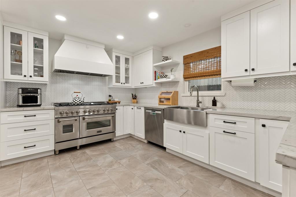 10707 Atwell Drive, Houston, Texas image 14