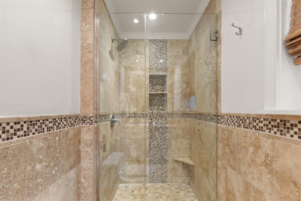 10707 Atwell Drive, Houston, Texas image 28