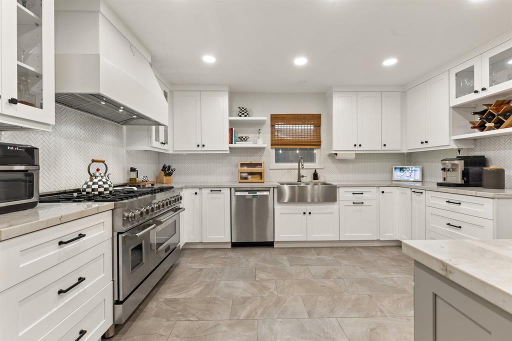 10707 Atwell Drive, Houston, Texas image 13