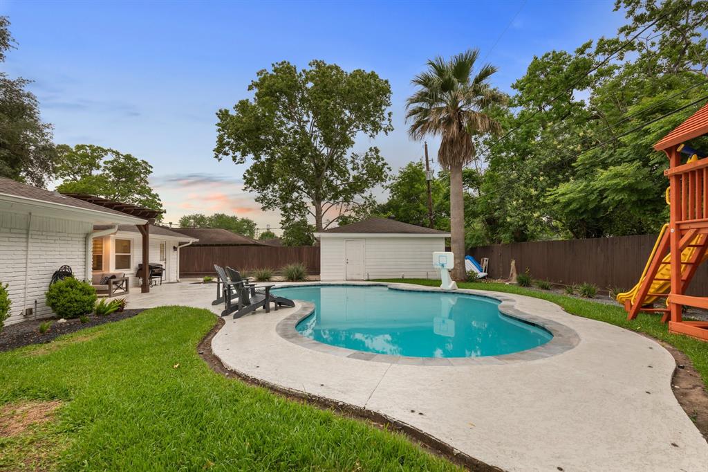 10707 Atwell Drive, Houston, Texas image 39