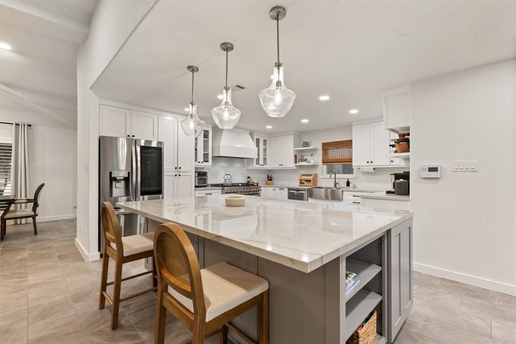10707 Atwell Drive, Houston, Texas image 8