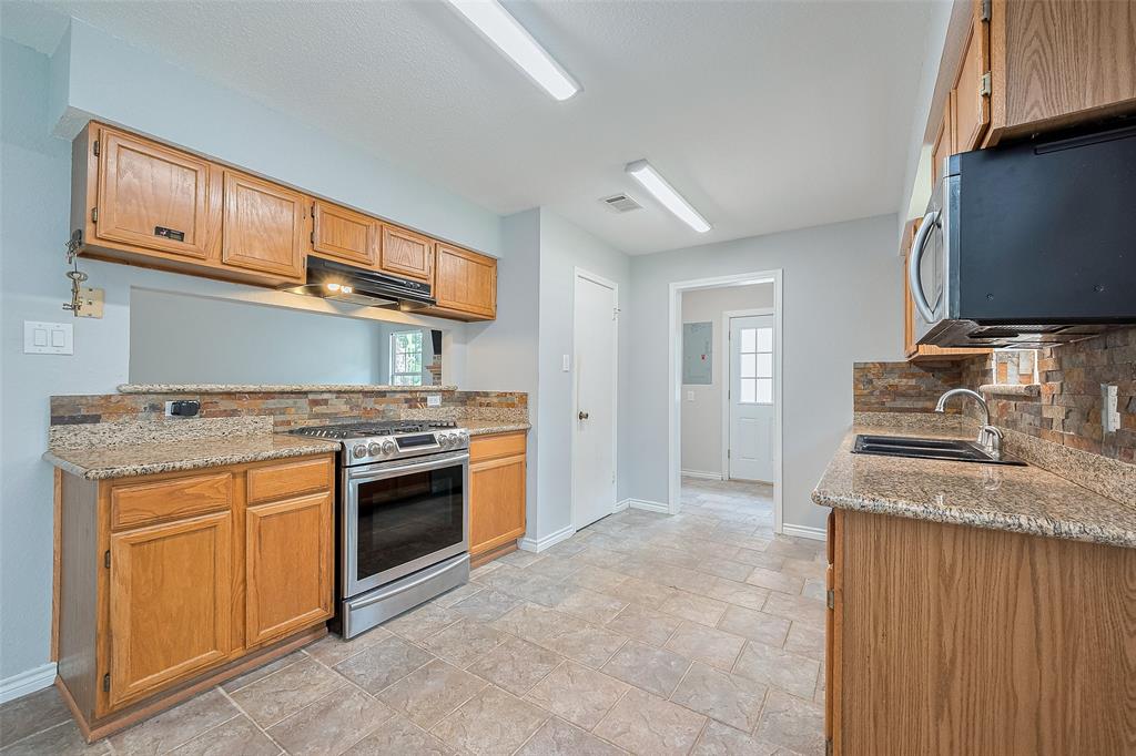 25930 Water Ridge Drive, Huffman, Texas image 11