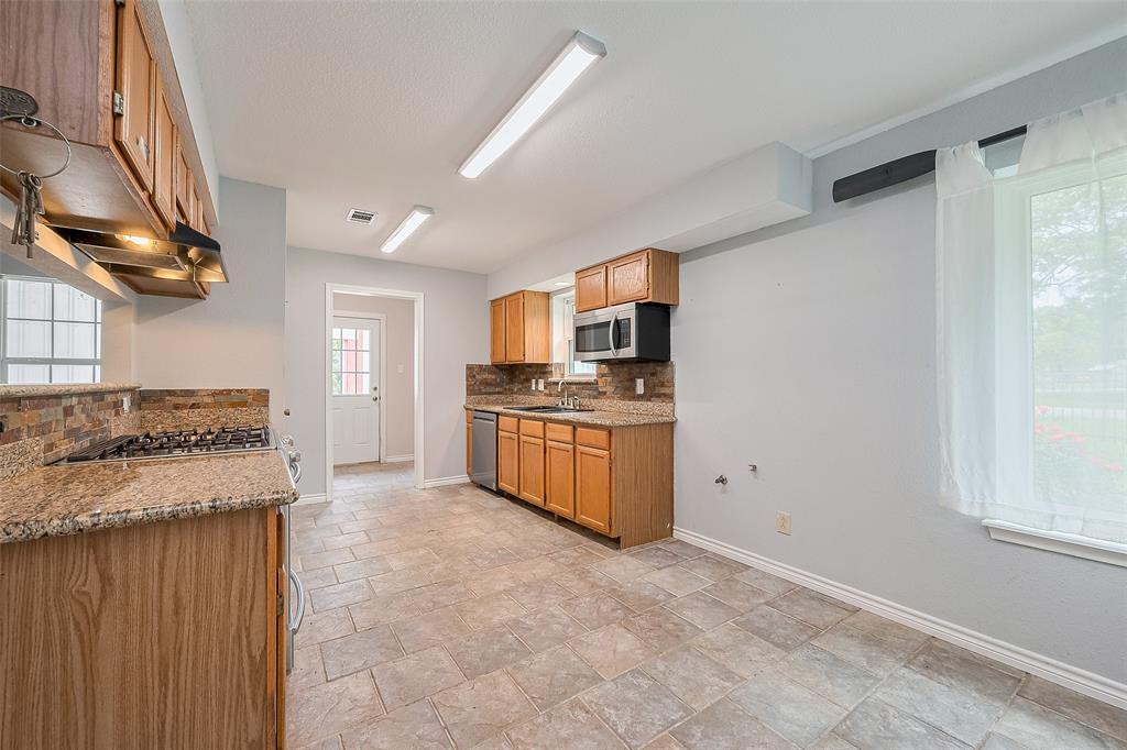 25930 Water Ridge Drive, Huffman, Texas image 10