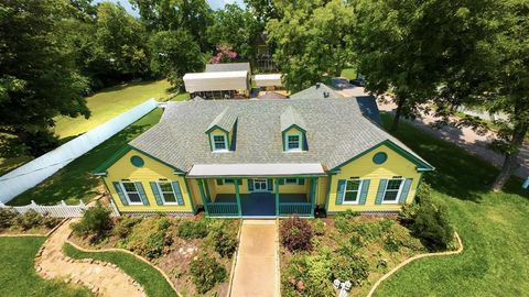 A home in Crockett