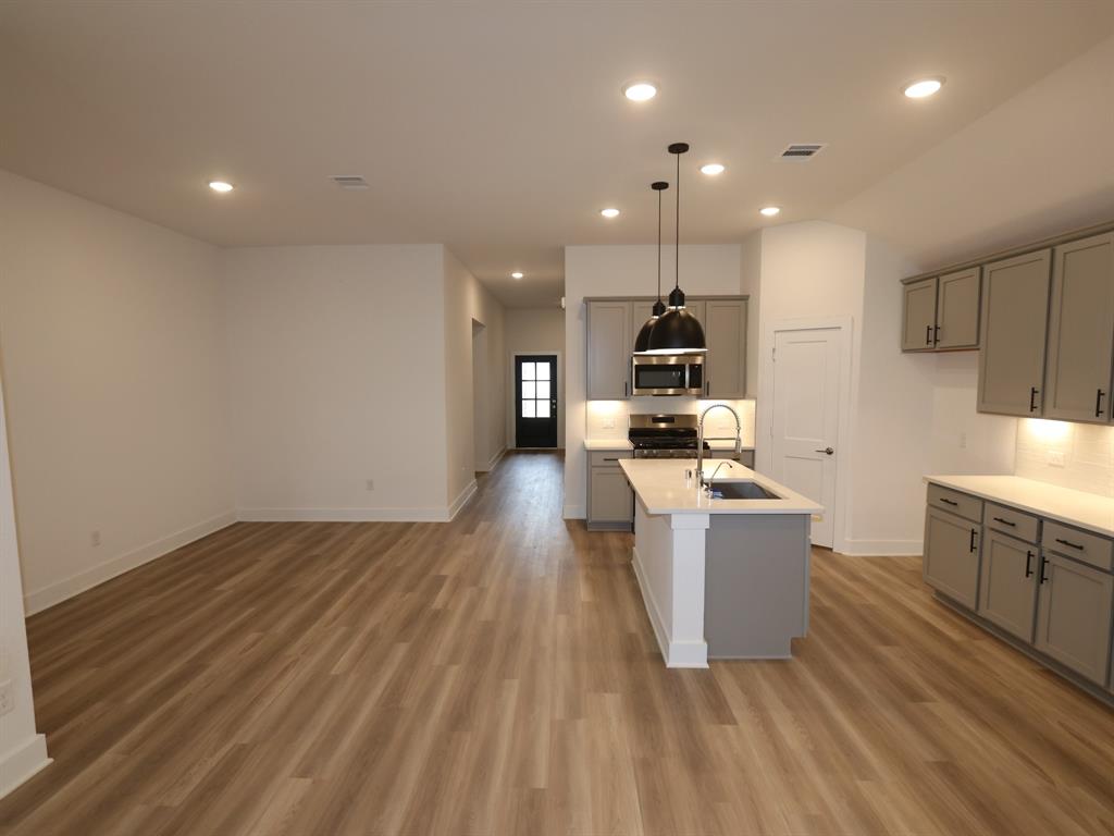 2018 Flower Meadows Drive, Rosenberg, Texas image 12