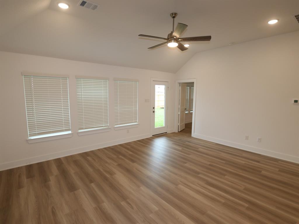 2018 Flower Meadows Drive, Rosenberg, Texas image 15