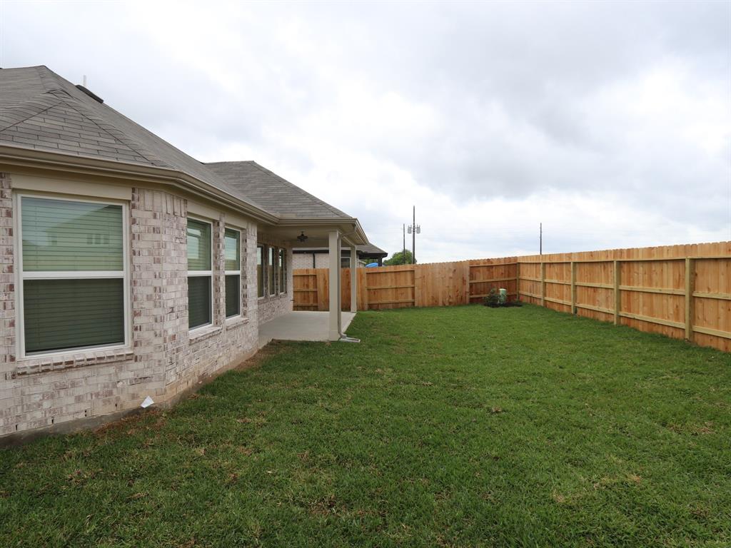 2018 Flower Meadows Drive, Rosenberg, Texas image 23