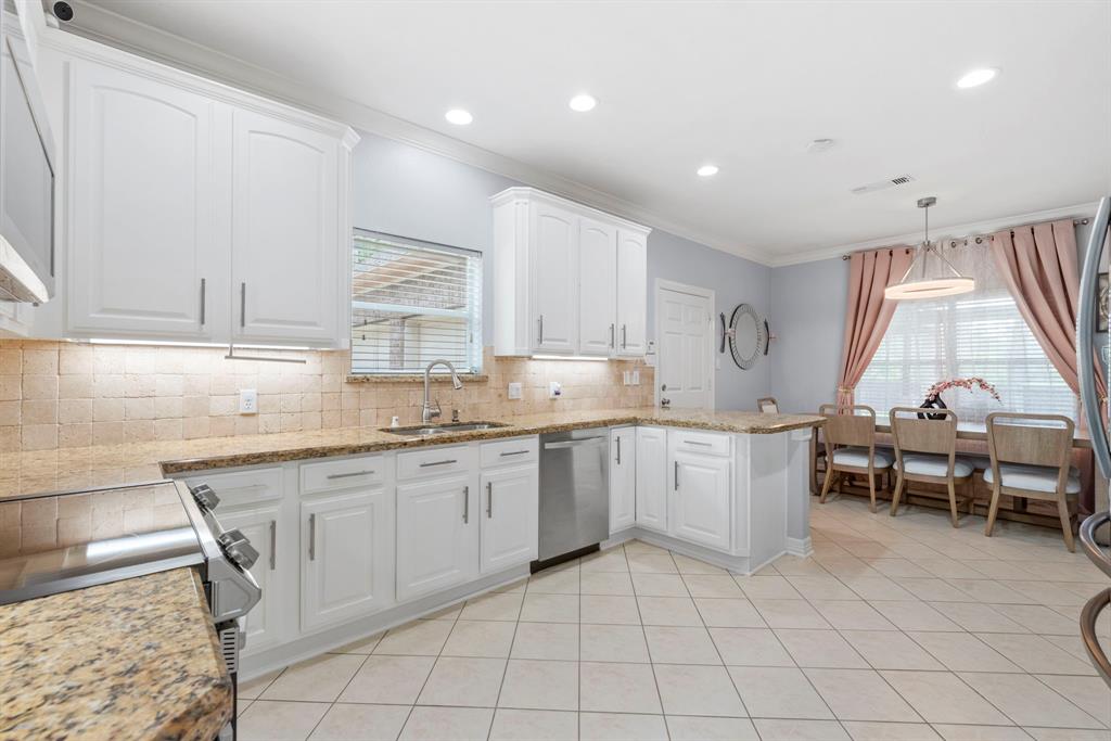 8518 Kerr Drive, Tomball, Texas image 14