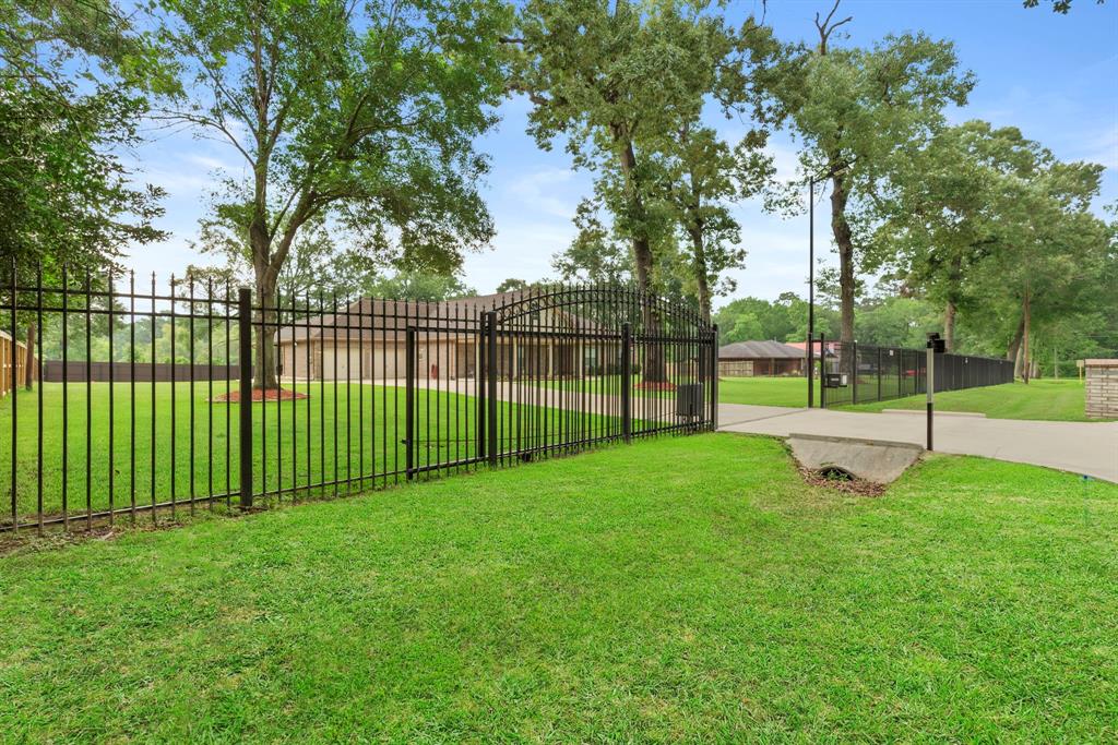 8518 Kerr Drive, Tomball, Texas image 45