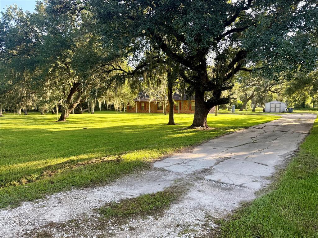 6837 County Road 684