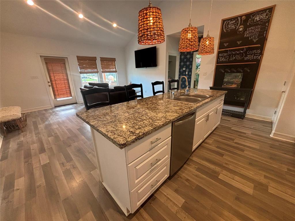1830 Croaker Lane, Crystal Beach, Texas image 8