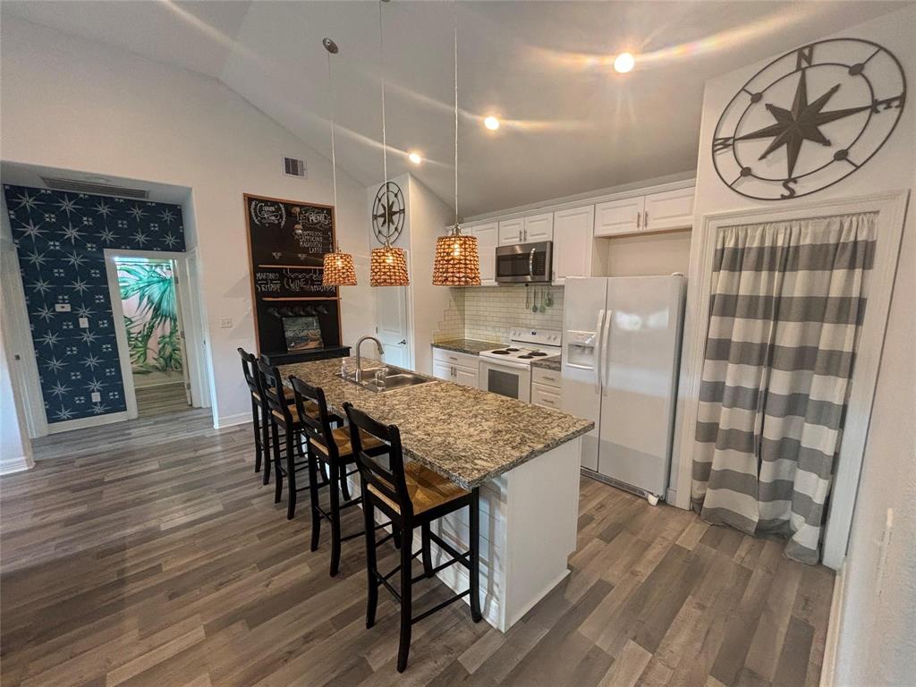 1830 Croaker Lane, Crystal Beach, Texas image 9