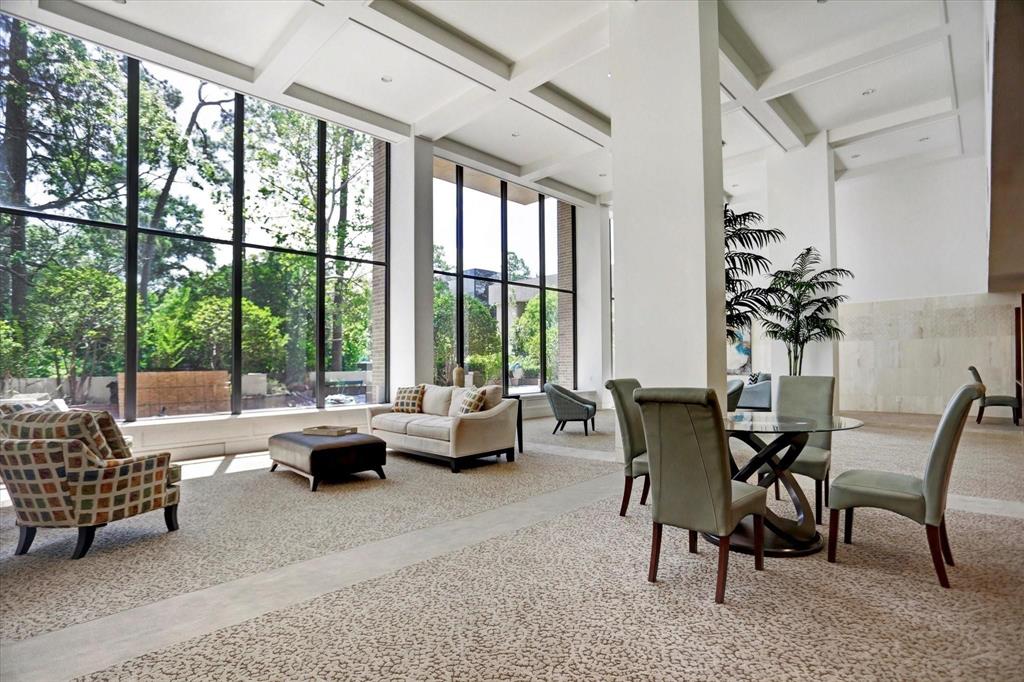 21 Briar Hollow 408