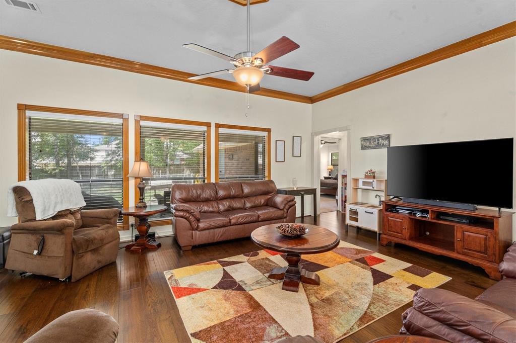 44 Westchester Drive, Conroe, Texas image 6