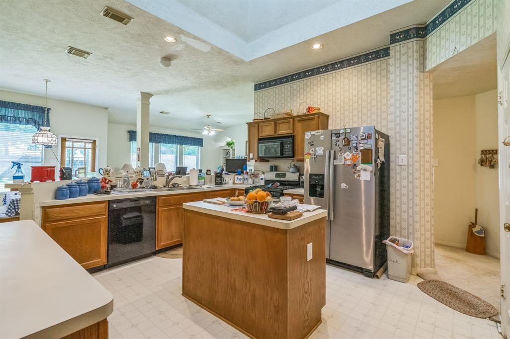 2127 Mercoal Drive, Spring, Texas image 13