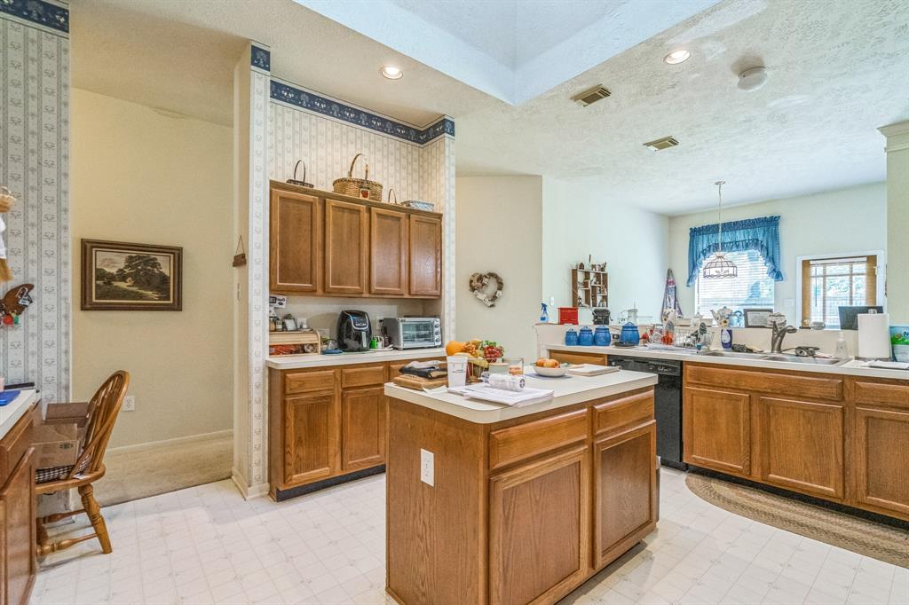 2127 Mercoal Drive, Spring, Texas image 14