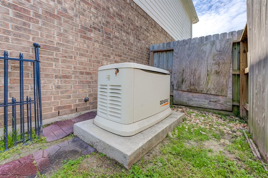 3903 Honey Hill Lane, Pearland, Texas image 44