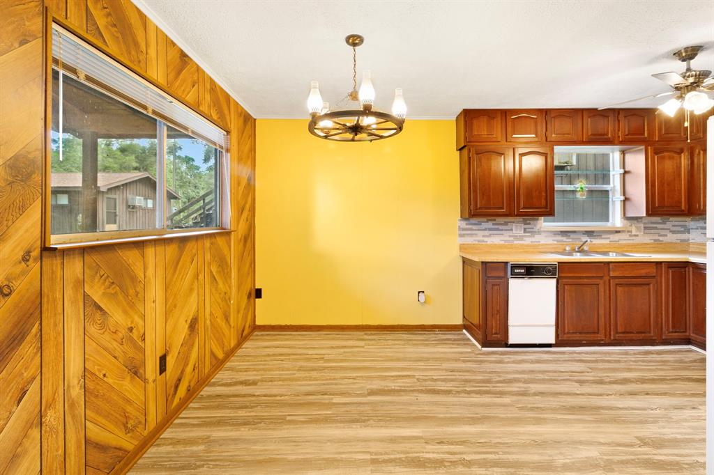 12 Walker Trail, Huntsville, Texas image 8