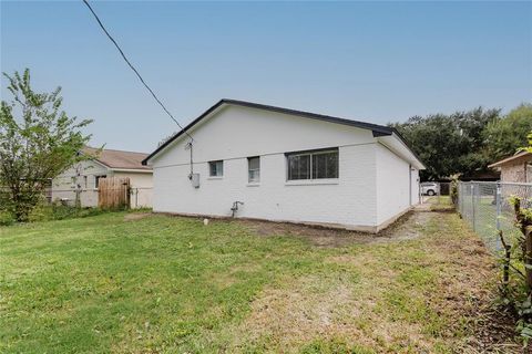 A home in South Houston