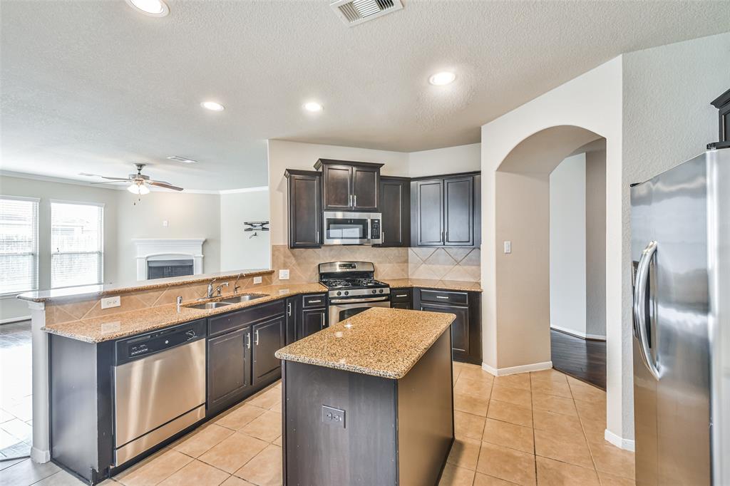 Photo 10 of 41 of 8915 Finnery Drive house