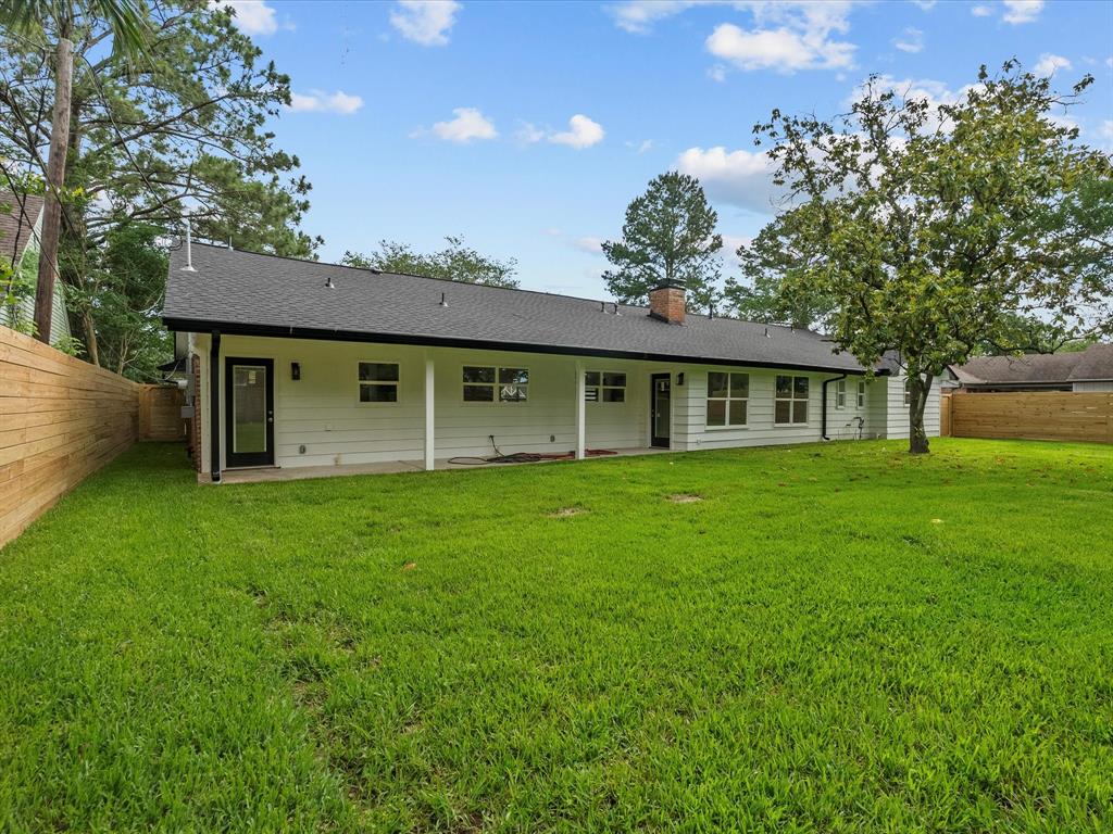 219 Drift Wood Drive, Taylor Lake Village, Texas image 35