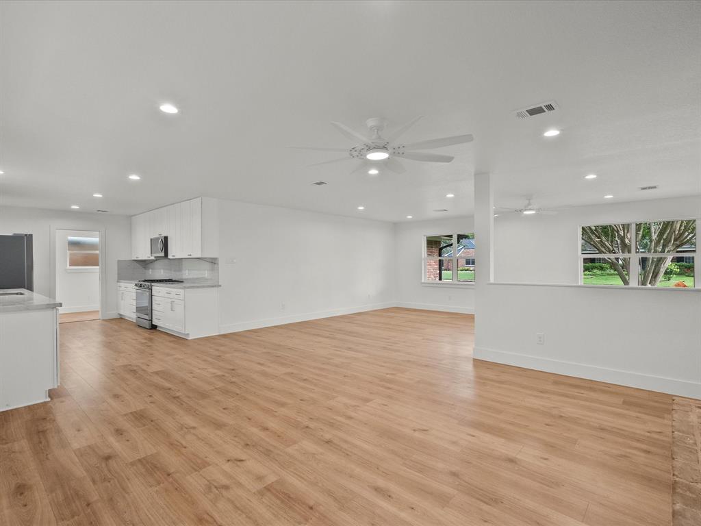 219 Drift Wood Drive, Taylor Lake Village, Texas image 11