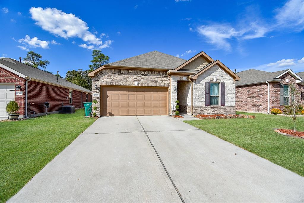 2834 Cayden Creek Way, Conroe, Texas image 3