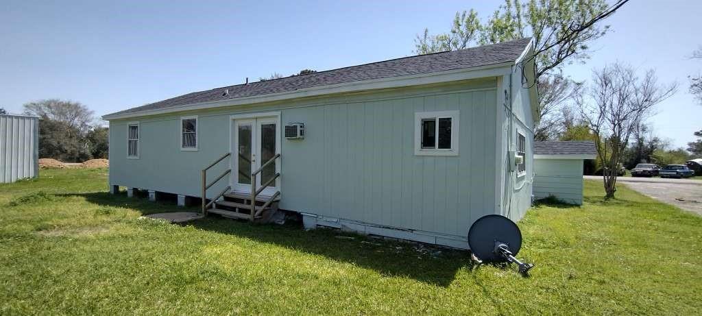 122 S Circle Drive, Liverpool, Texas image 2