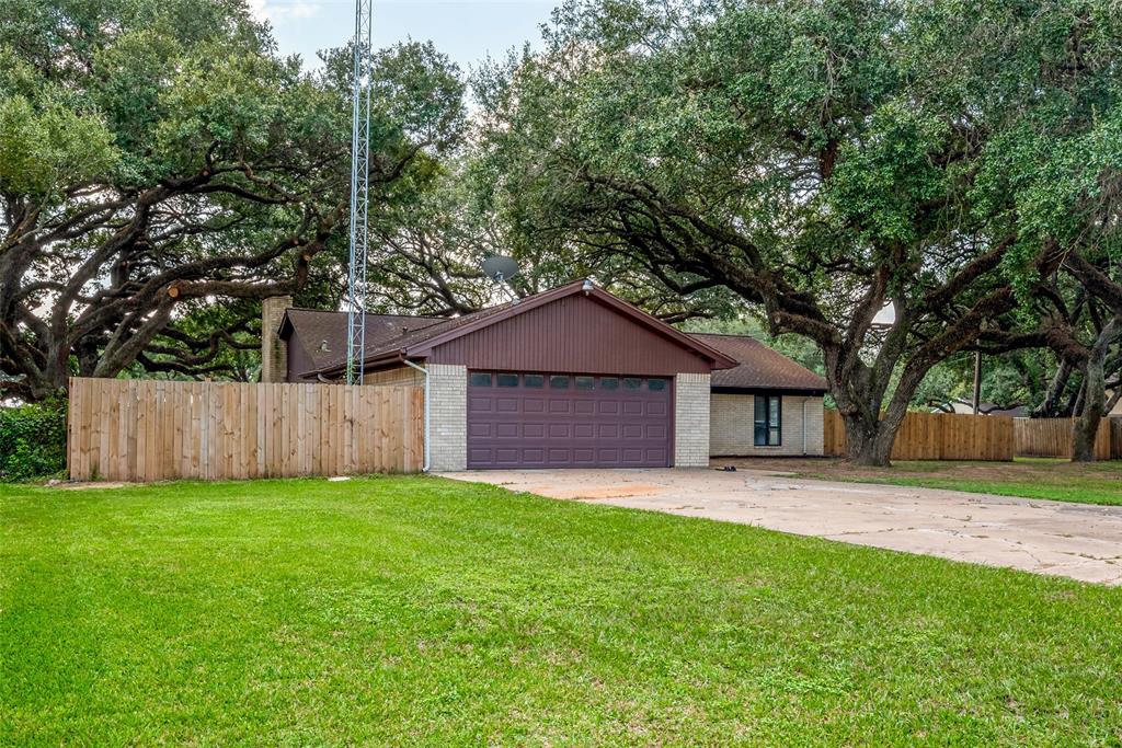 311 Bryan Street, Boling, Texas image 3