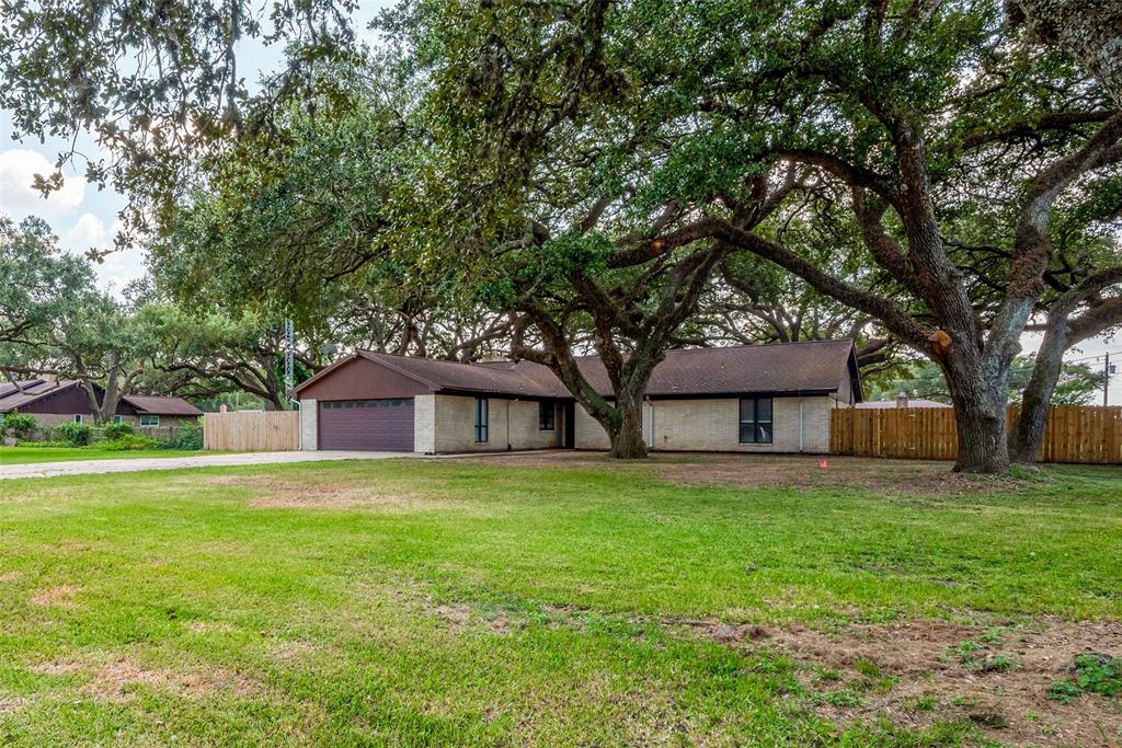 311 Bryan Street, Boling, Texas image 5