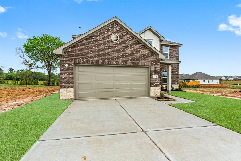 11824 Whirlaway Drive, Willis, Texas image 4