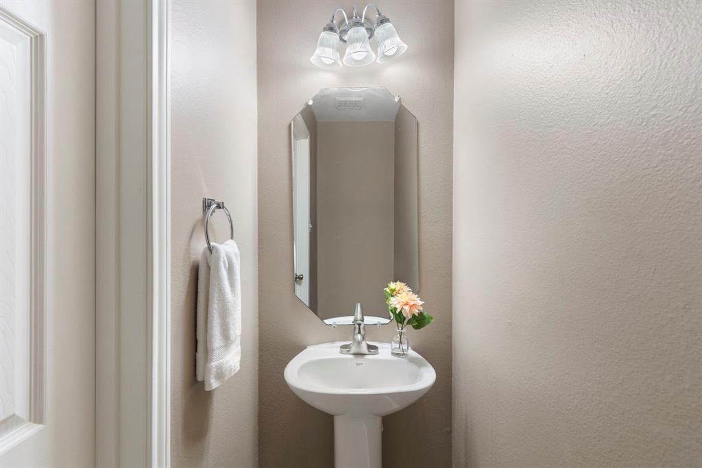173 Musewood Court, The Woodlands, Texas image 6