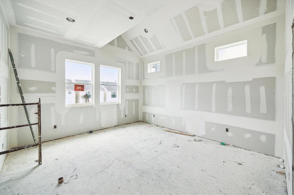 3903 Yale Heights Drive