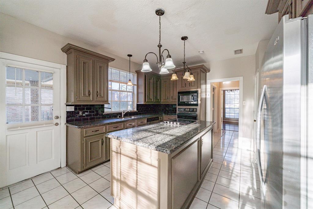 17631 Surreywest Lane, Spring, Texas image 3